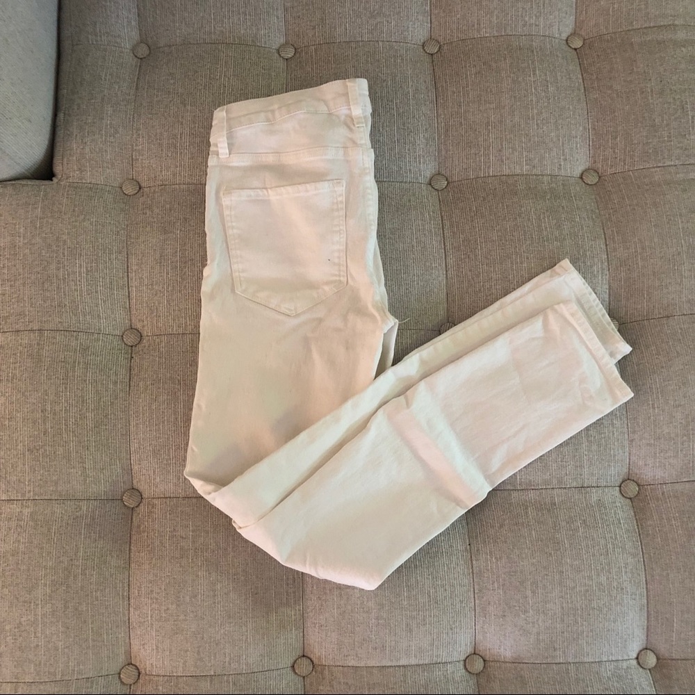 White hm jeans
